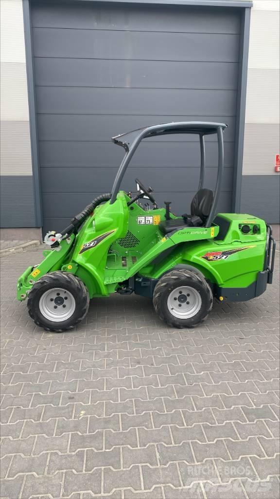 Avant E527 Mini Loader