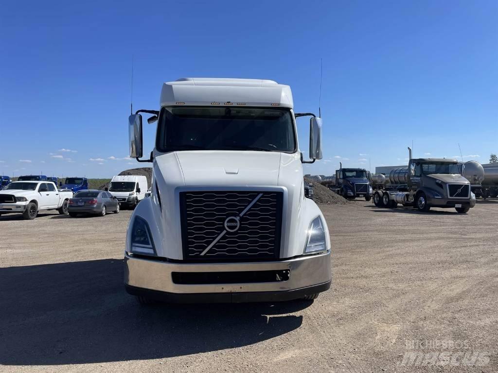 Volvo VNL 740 Conventional Trucks / Tractor Trucks