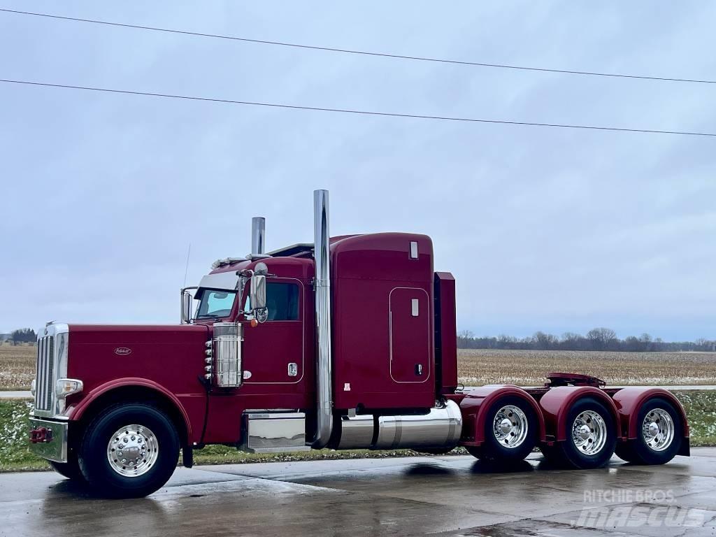 Peterbilt 389 Conventional Trucks / Tractor Trucks