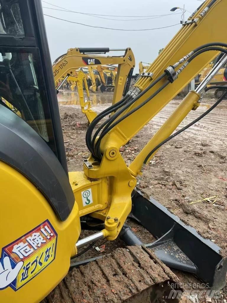 Komatsu PC 30 Mini Excavators <7t (Mini Diggers)