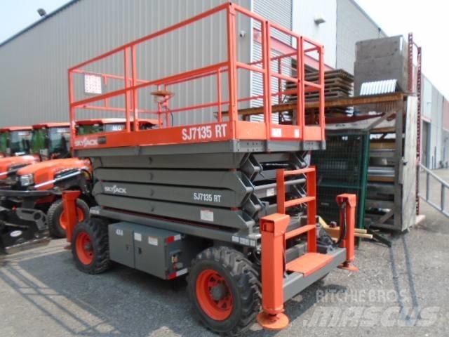 SkyJack SJ 7135 RT Scissor Lifts