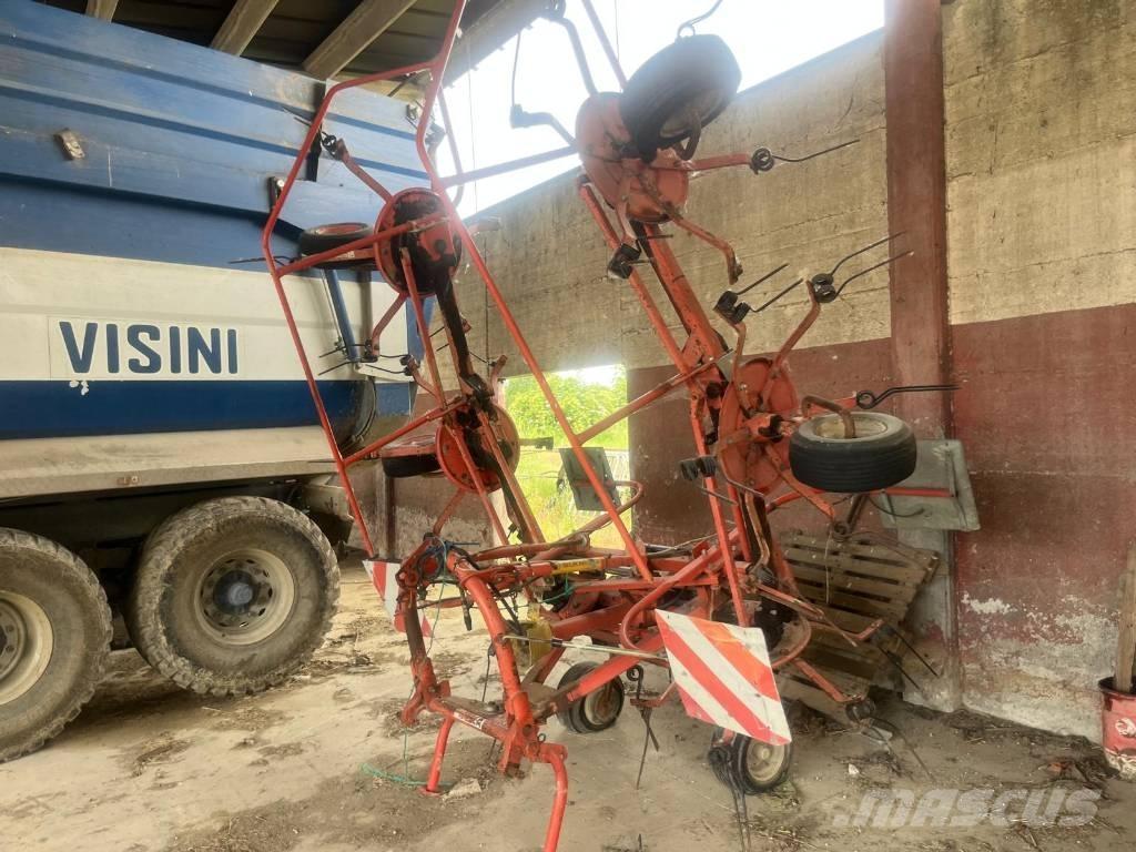 Lely TH 680 Rakes and tedders