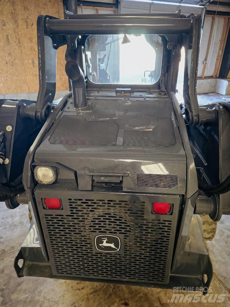 John Deere 325 G Skid Steer Loaders