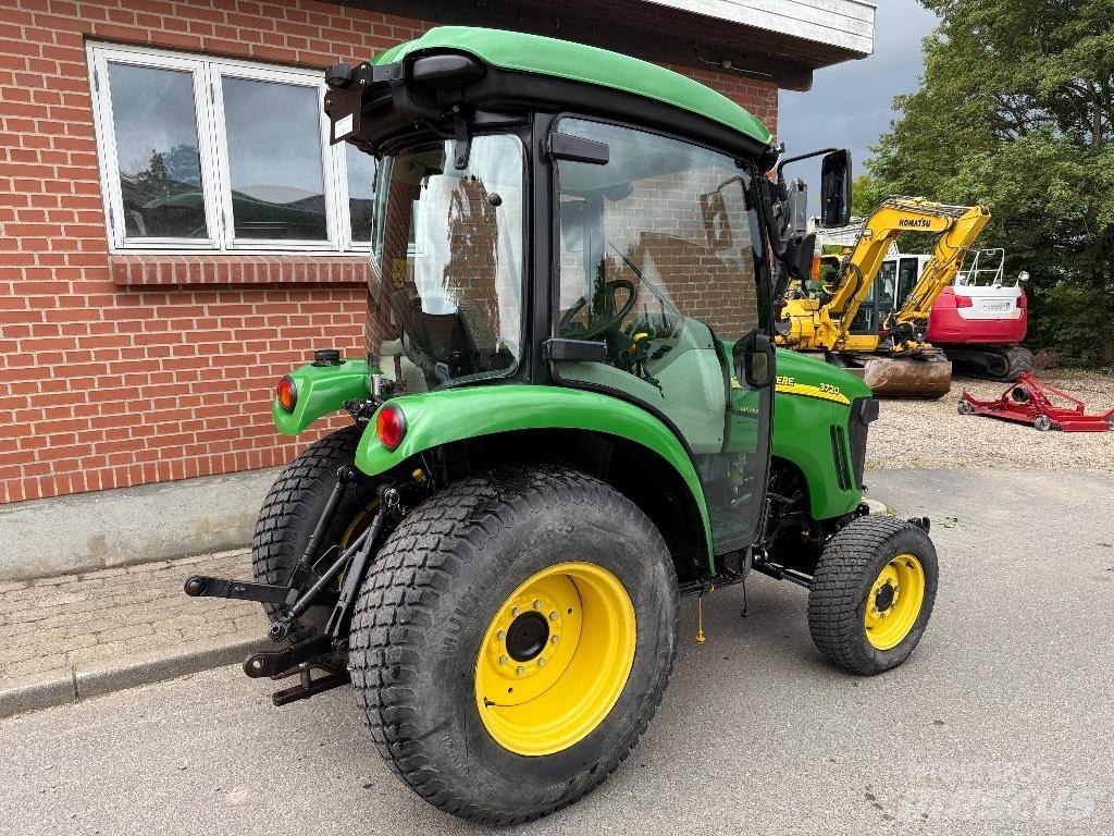 John Deere 3720 Compact tractors