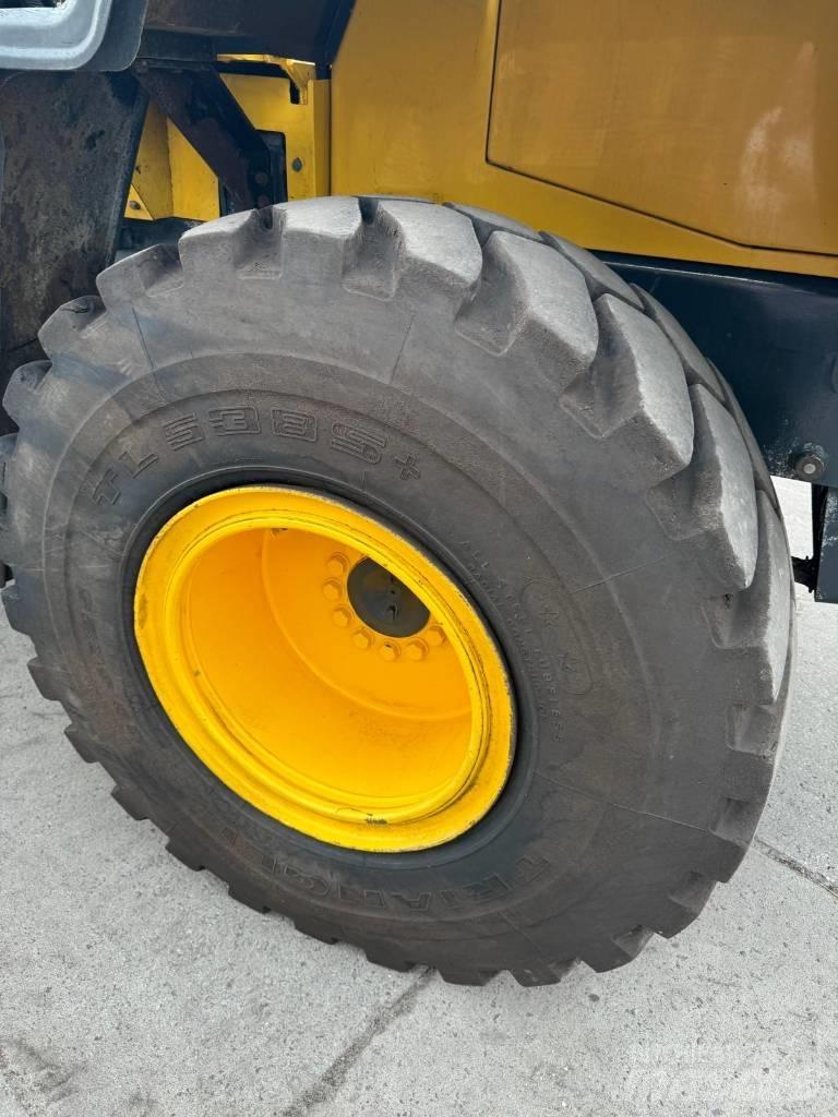 Komatsu WA250 Wheel Loaders