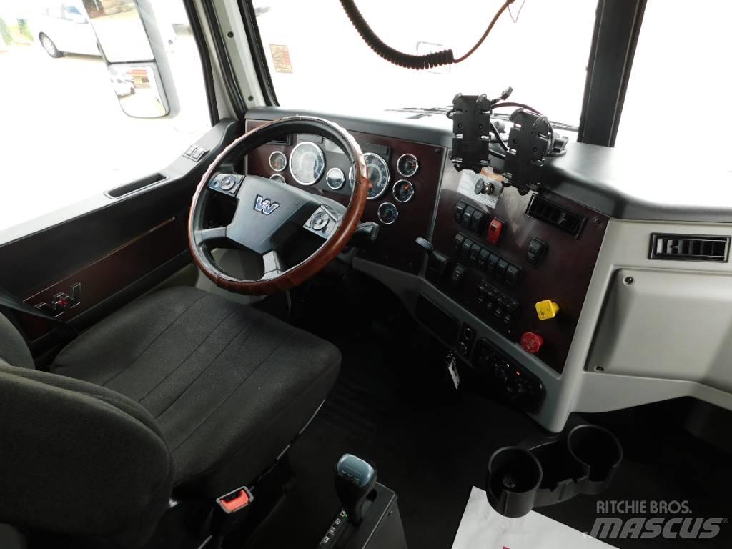 Western Star 5700 XE Conventional Trucks / Tractor Trucks