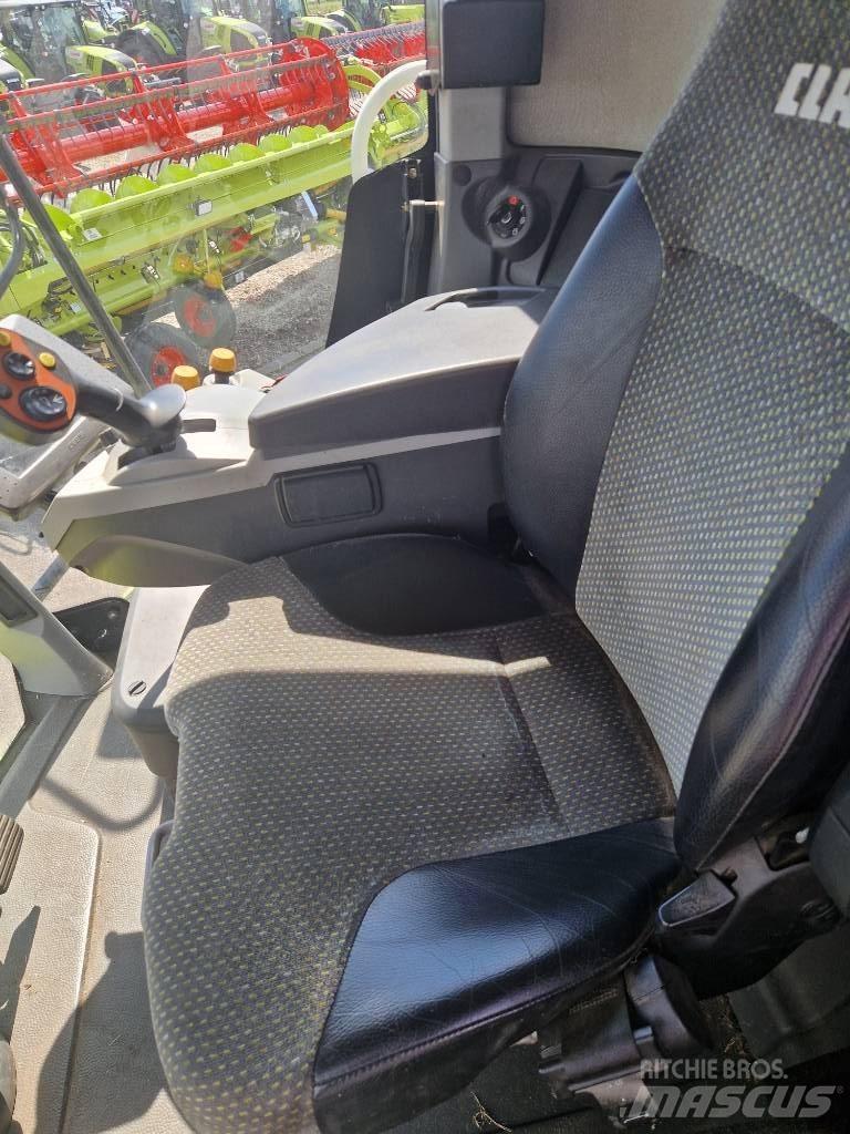 CLAAS Lexion 670 Combine Harvesters