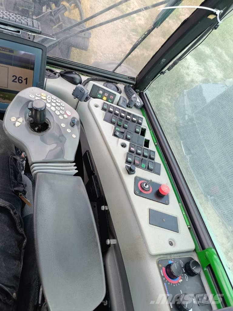 John Deere 770 D Harvesters
