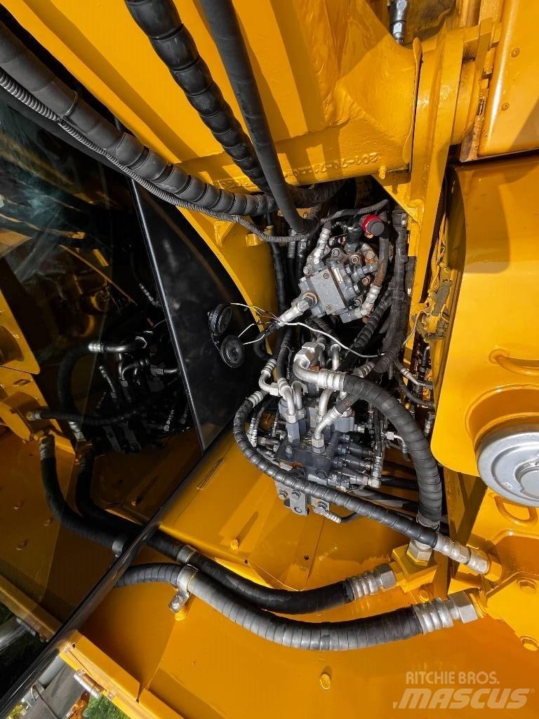 Komatsu PC 70-8 Crawler Excavators
