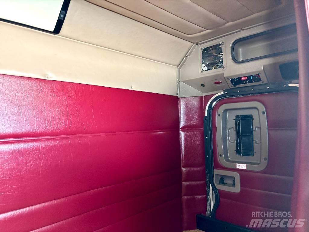 Peterbilt 379 Conventional Trucks / Tractor Trucks