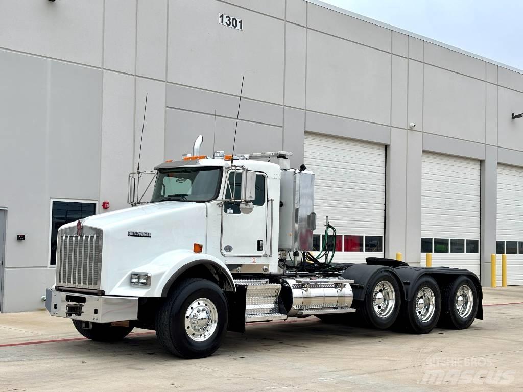 Kenworth T 800 Conventional Trucks / Tractor Trucks