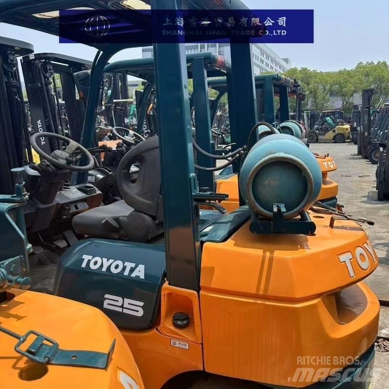Toyota 25 Diesel Forklifts