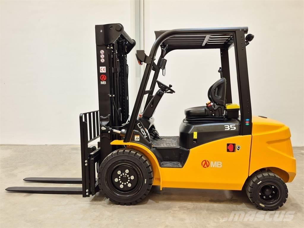  MB Forklift EFL353 Electric Forklifts