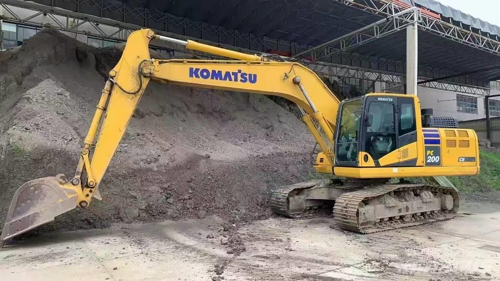 Komatsu PC 200-11 Crawler Excavators