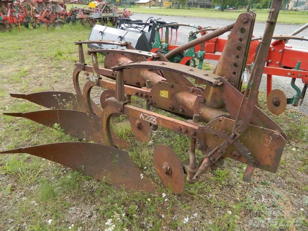 Kverneland 3k Plows