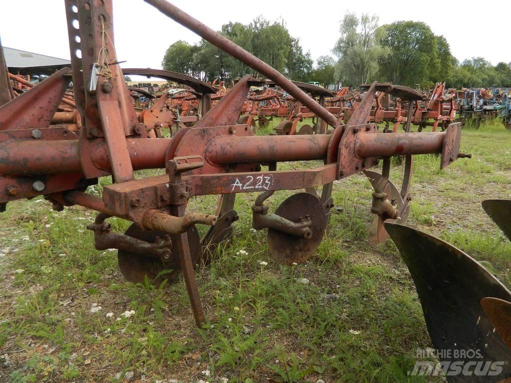 Kverneland 3k Plows