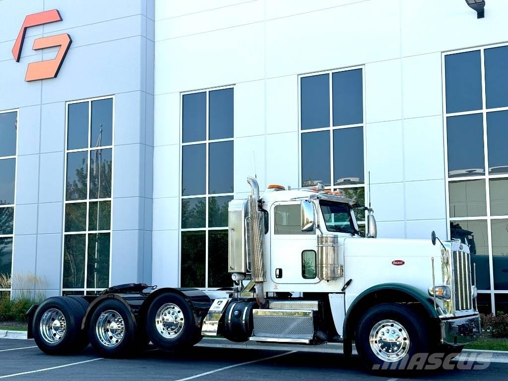Peterbilt 388 Conventional Trucks / Tractor Trucks