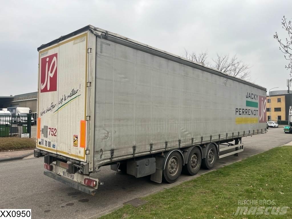 Fruehauf Tautliner Curtain  trailers
