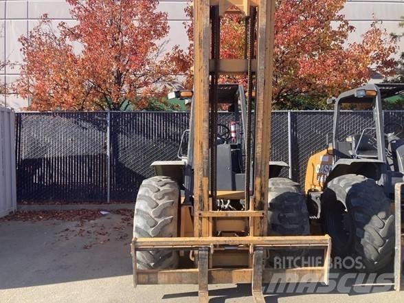 CASE 586H Rough Terrain Trucks