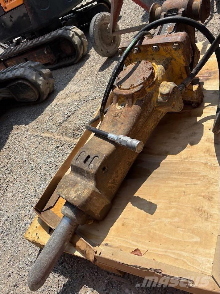 Atlas Copco SB 202 Hammers / Breakers