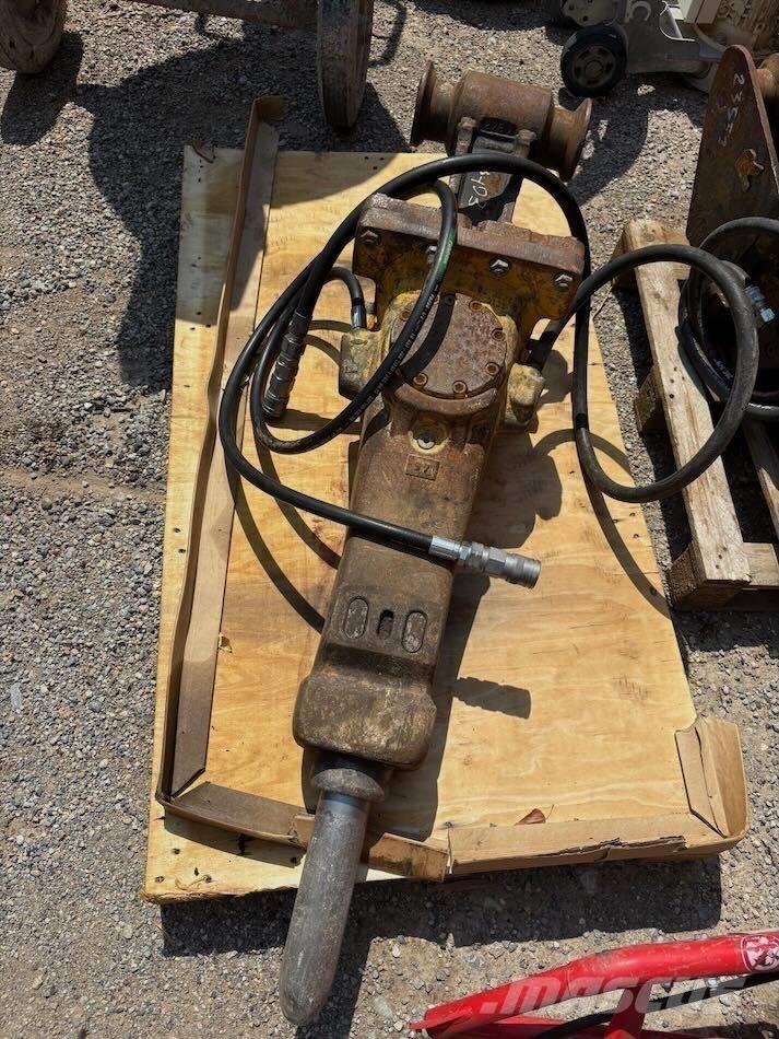 Atlas Copco SB 202 Hammers / Breakers