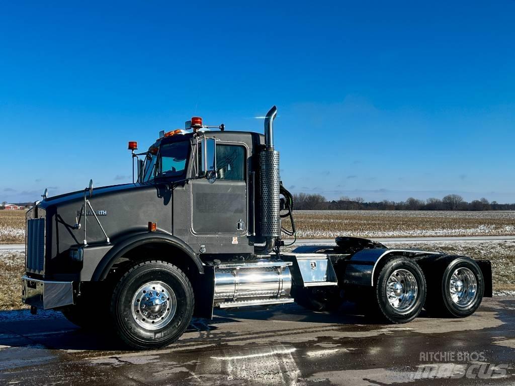 Kenworth T 800 Conventional Trucks / Tractor Trucks
