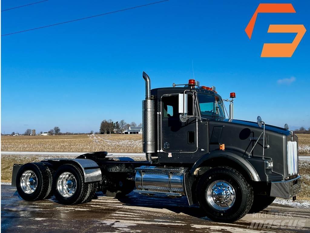 Kenworth T 800 Conventional Trucks / Tractor Trucks