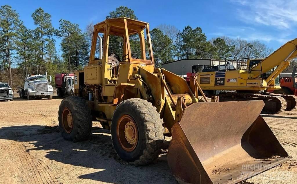 CAT 930 Wheel Loaders