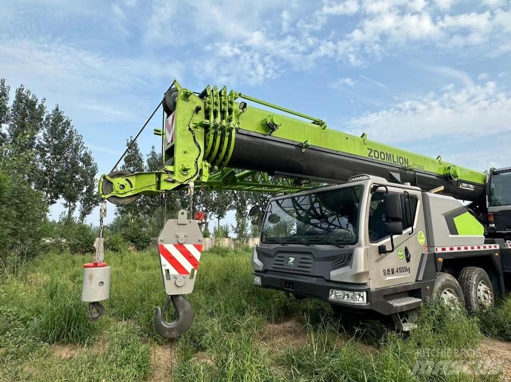 Zoomlion ZTC500A Mobile and all terrain cranes