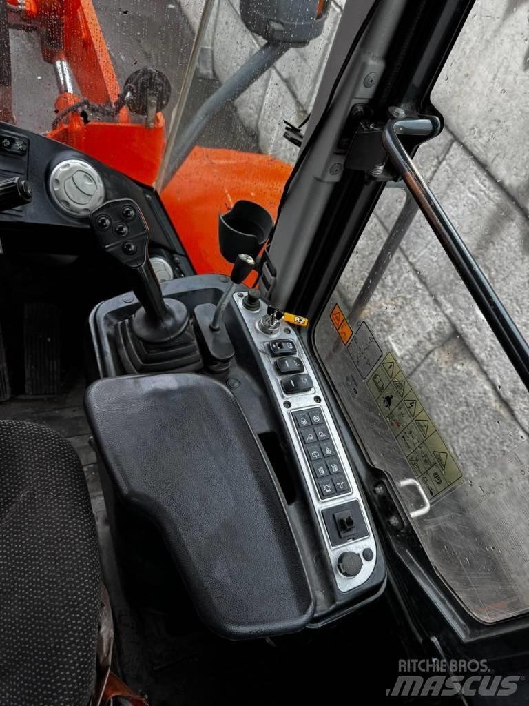 Doosan DL250-5 Wheel Loaders