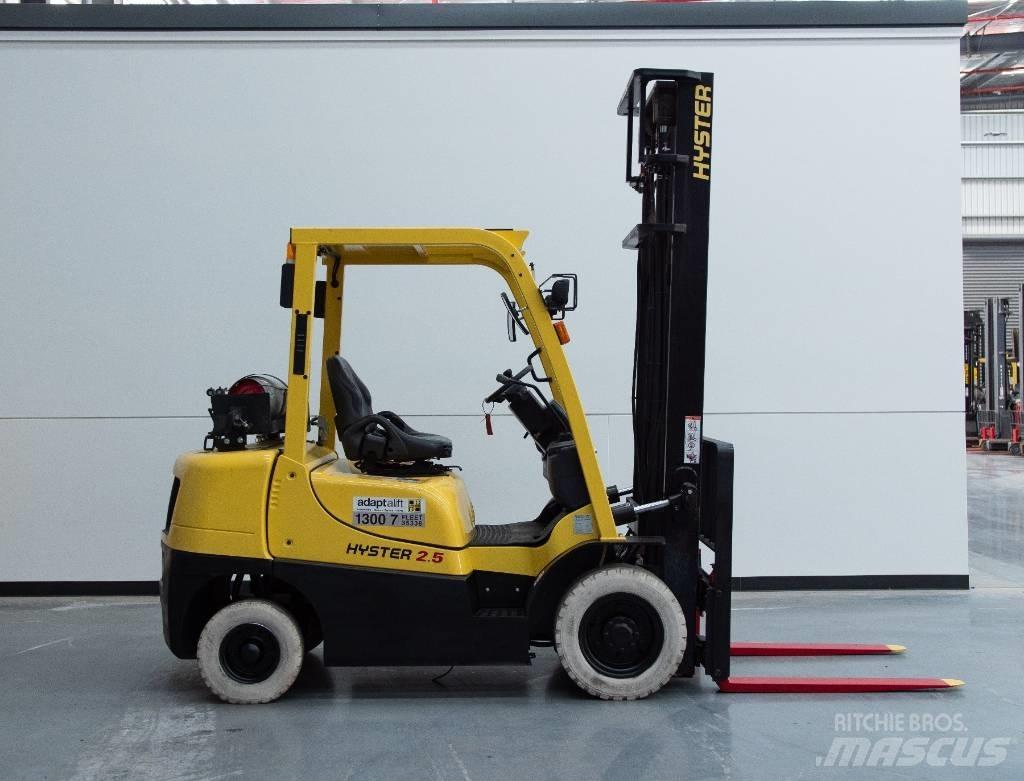 Hyster H2.5XT LPG trucks