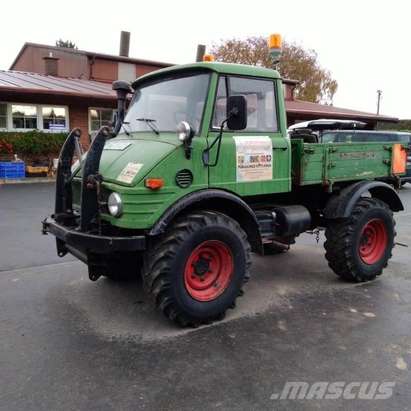 Mercedes-Benz U421 Tractors