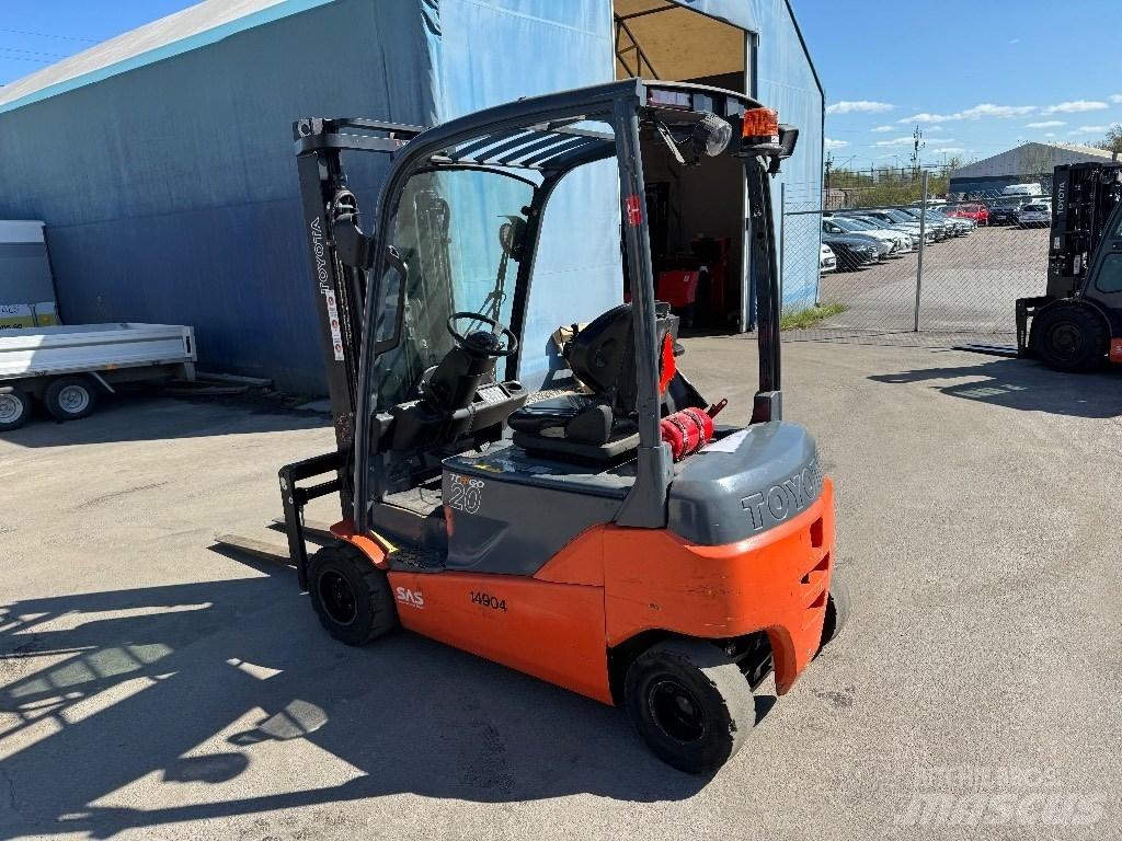 Toyota 8FBM20T Electric Forklifts
