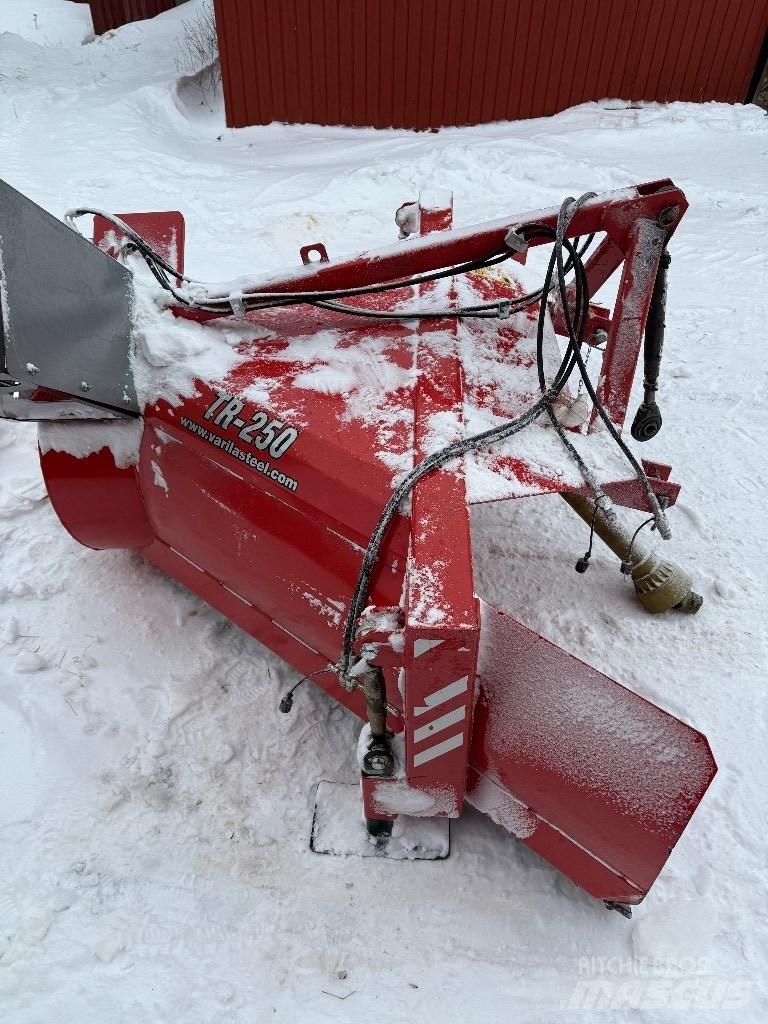 Varila Steel TR 250 Snow Blowers