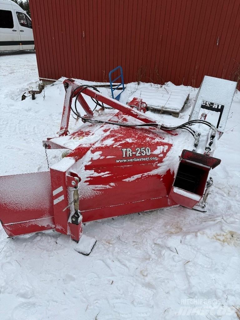 Varila Steel TR 250 Snow Blowers