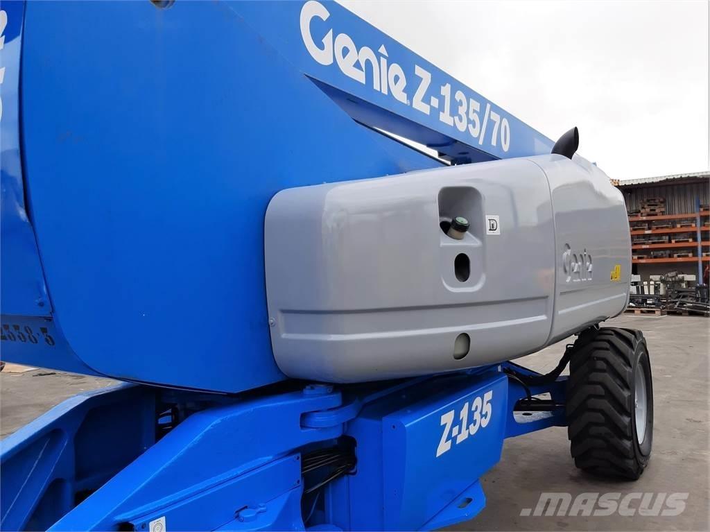 Genie Z135 70 Articulated boom lifts