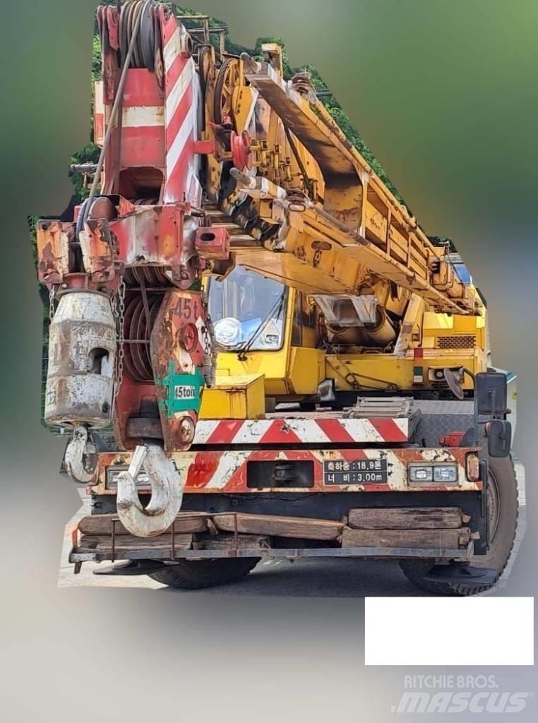 Tadano TR 500 M-2 Rough Terrain Cranes