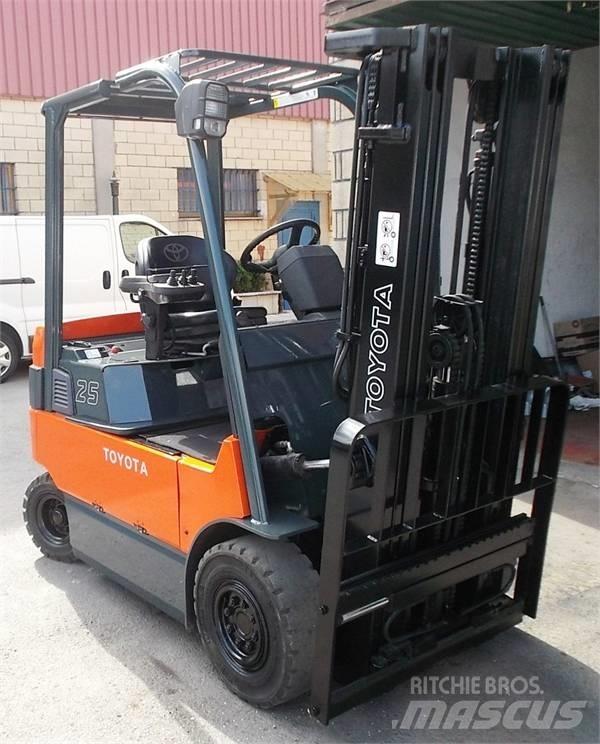 Toyota 7 FBMF 25 Electric Forklifts