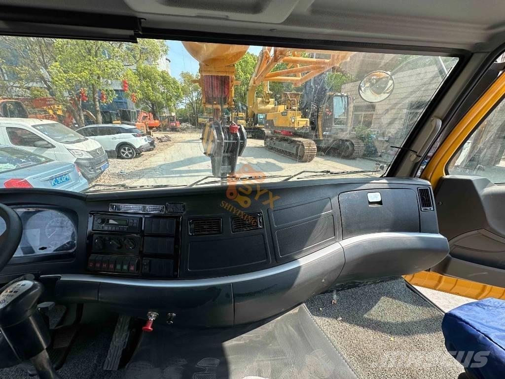 XCMG XCT 25 Mobile and all terrain cranes