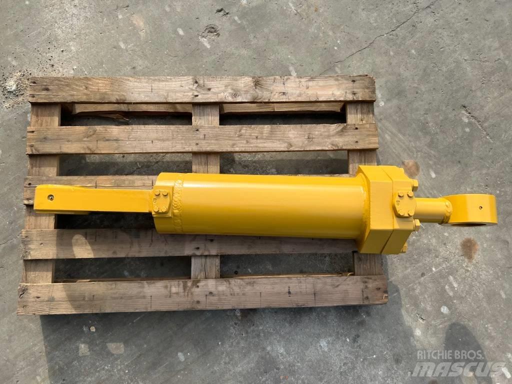 CAT D8 Cylinder Other