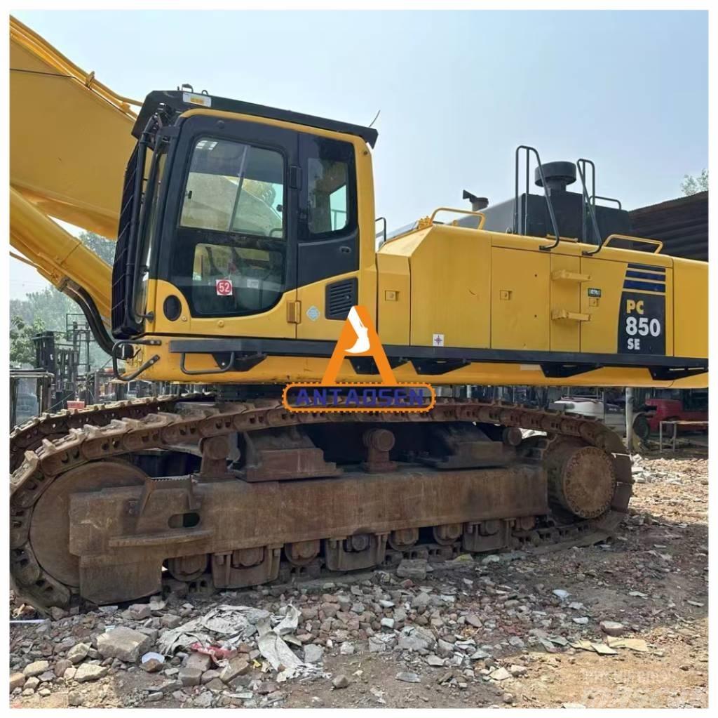 Komatsu PC 850-8 Amphibious Excavators