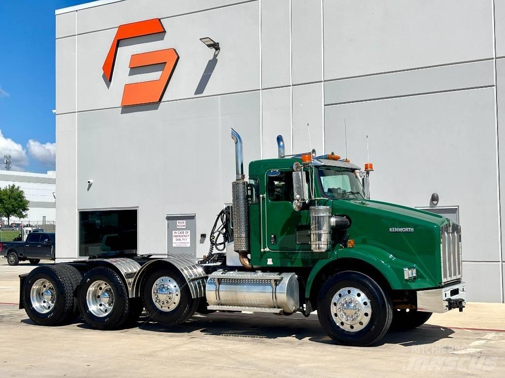 Kenworth T 800 Conventional Trucks / Tractor Trucks