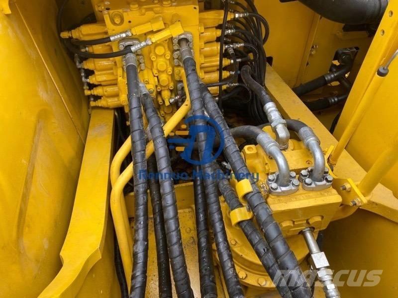 Komatsu PC200-7 Crawler Excavators