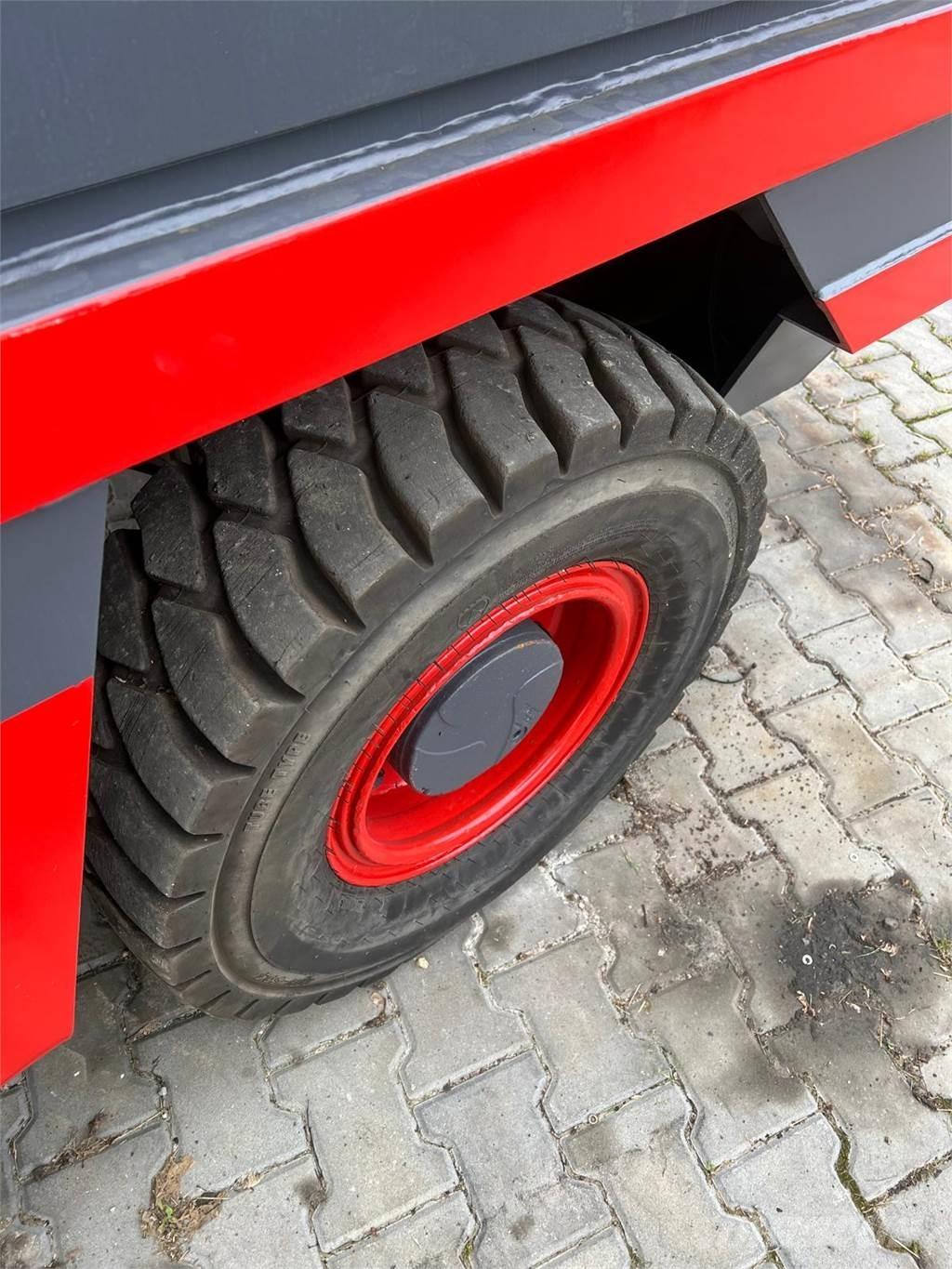 Linde S50D Side Loaders