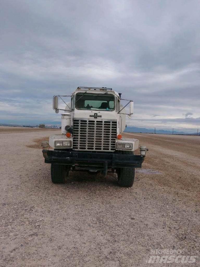 Oshkosh 6000 Water Tankers