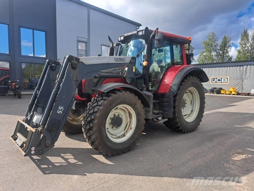 Valtra N 142 Tractors