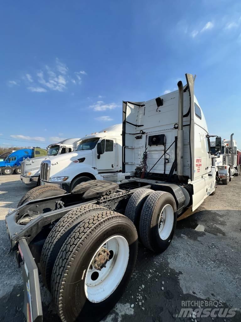 Volvo VLN 670 Conventional Trucks / Tractor Trucks
