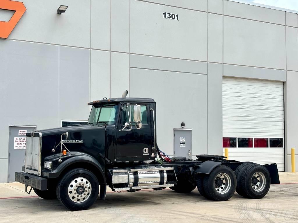 Western Star 4900 Conventional Trucks / Tractor Trucks