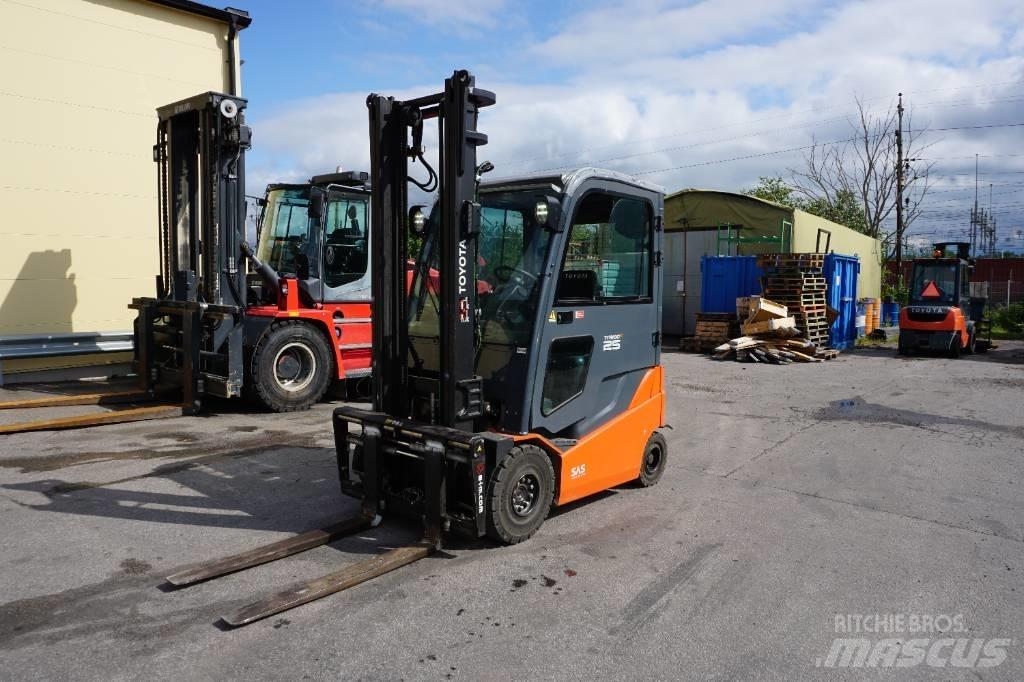 Toyota 8FBMKT25 Electric Forklifts