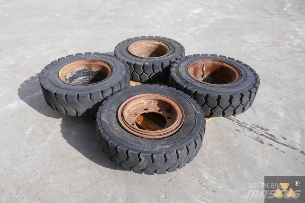 Trelleborg 7.50-15 Tires, wheels and rims